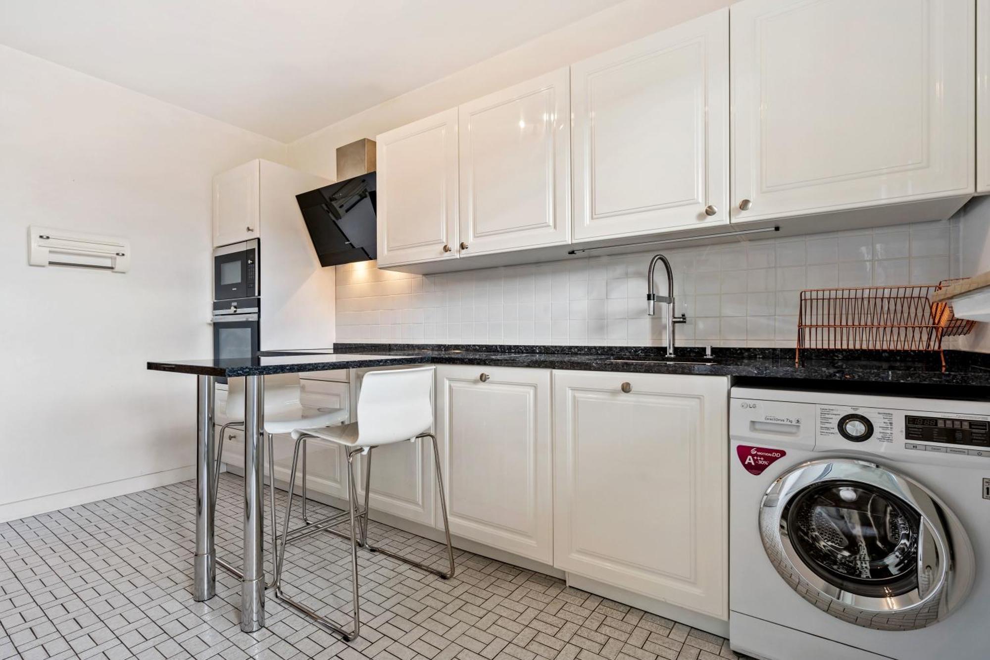 Stylish 2Br Apt In Limpertsberg, Near City Center Люксембург Экстерьер фото