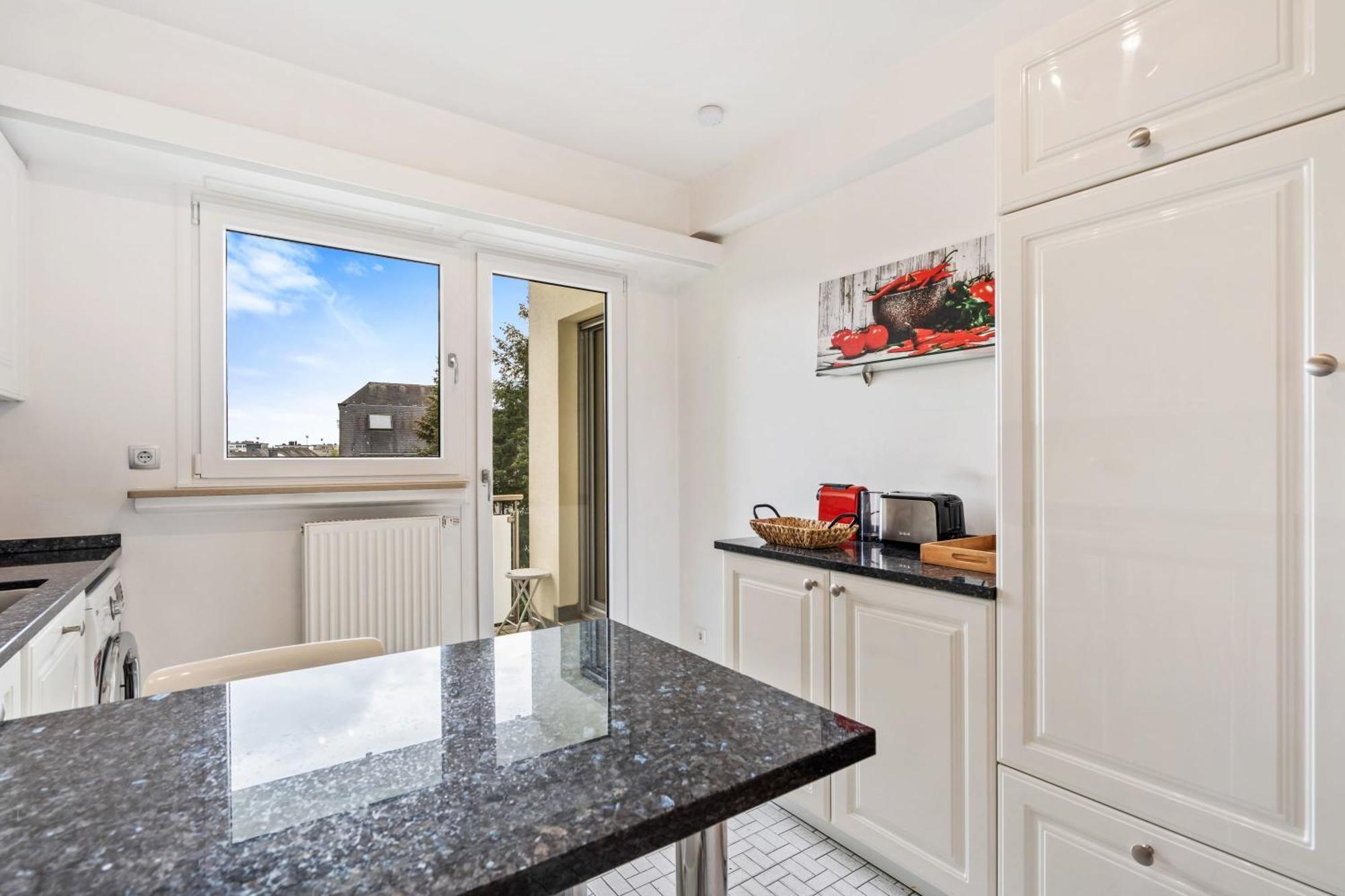 Stylish 2Br Apt In Limpertsberg, Near City Center Люксембург Экстерьер фото